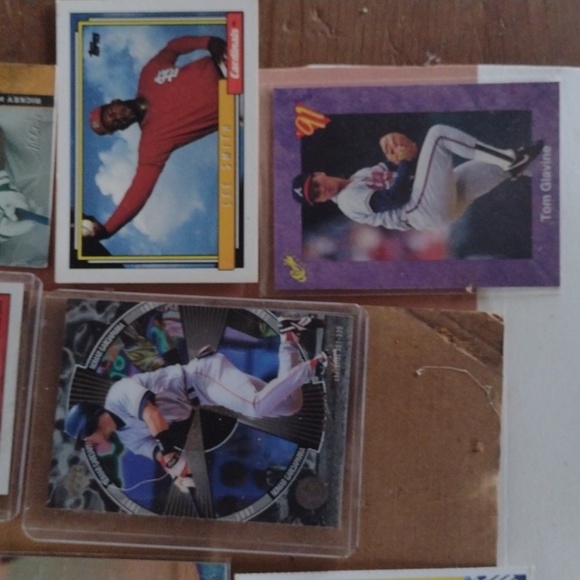 Assorted Baseball Trading Cards Collection - Picture 2 of 5